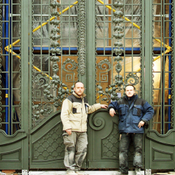 Oversize-Antiques